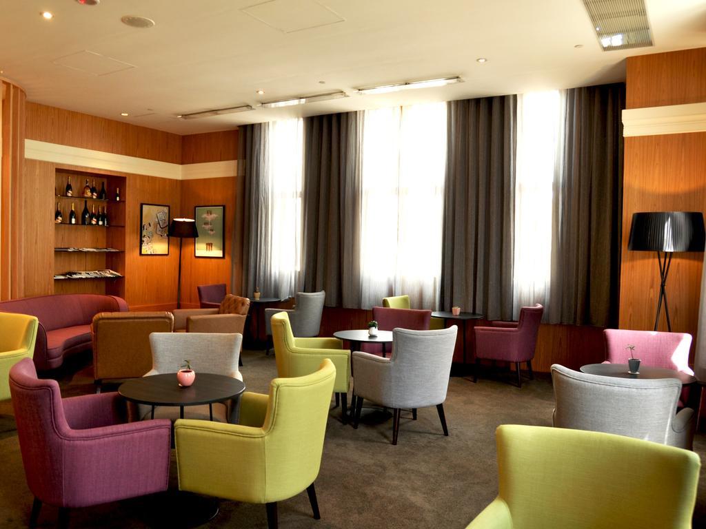 Evergreen Plaza Hotel - Тайнань Экстерьер фото The lounge at the airport