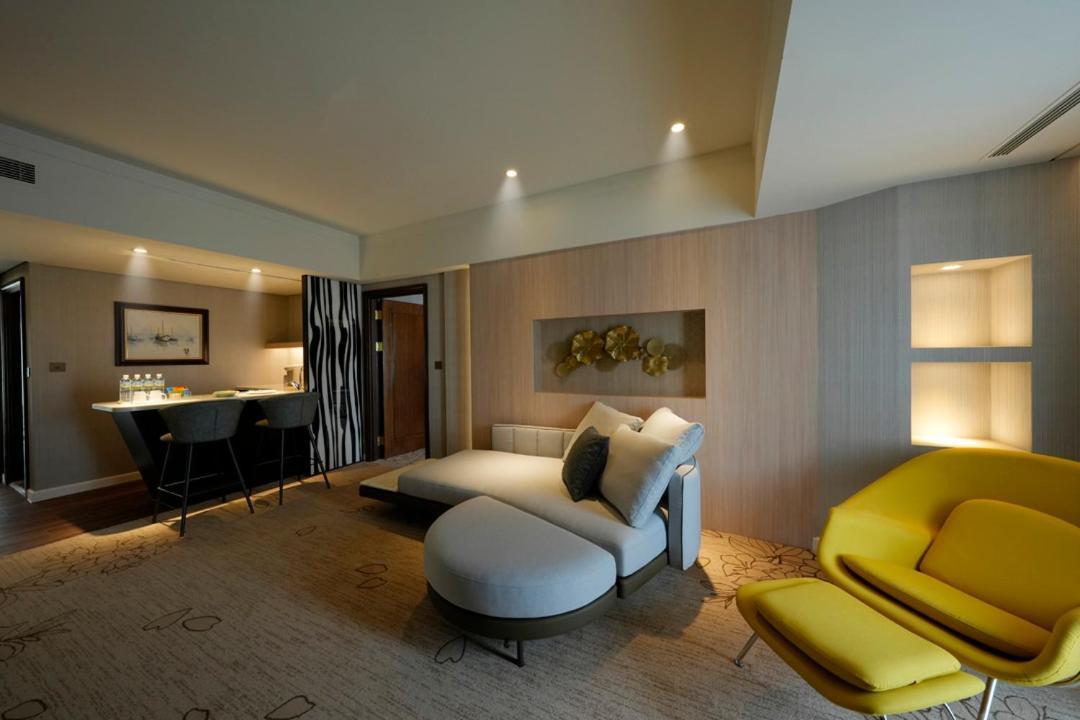 Evergreen Plaza Hotel - Тайнань Экстерьер фото A suite at The Hari